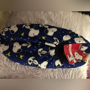 New Peanuts Slipper Socks